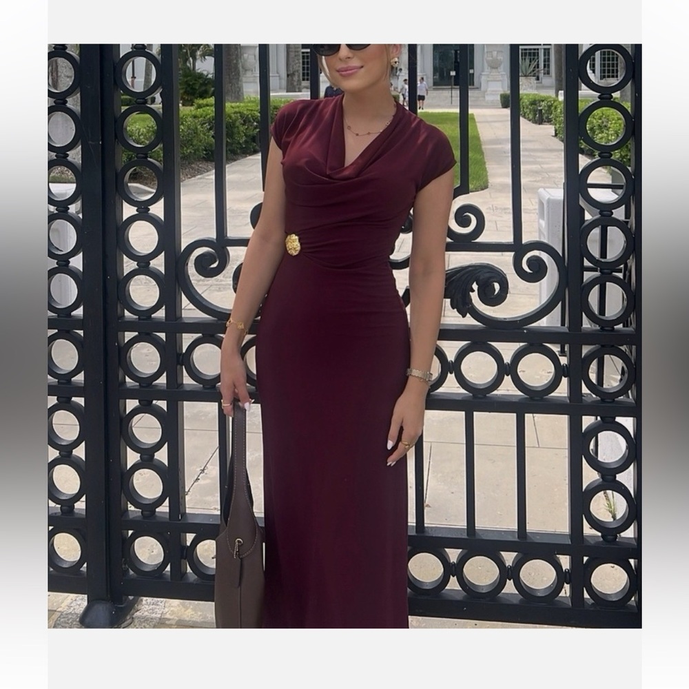 Zara NWT Burgundy Maxi Dress with Gold Brooch Evening Classic Formal Night Large